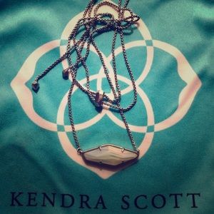 Kendra Scott Beth Pendant Necklace